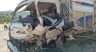 Bilecik'te trafik kazası, 2 sürücü de yaralandı