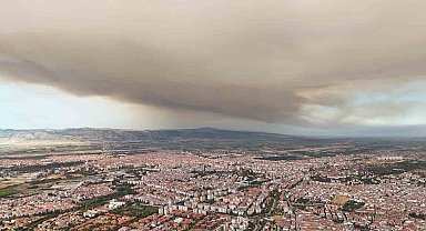 Bolu'daki orman yangınının dumanı Eskişehir semalarını kapladı, vatandaşlar panik yaşadı