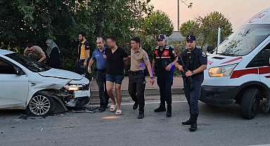 Boşanma aşamasındaki eşini ayaklarından vurdu, kaçarken polis aracına çarptı