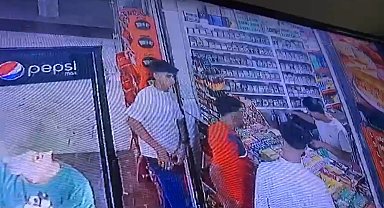 Büfede hırsızlık anı kamerada