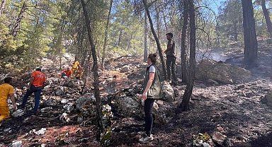 Burdur'da yıldırım düşmesiyle çıkan orman yangını ekiplerin hızlı müdahalesi ile söndürüldü