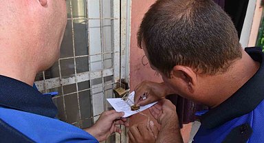 Bursa Yenişehir'de kaçak olarak çalıştırılan yabancı uyrukluların dükkanları mühürlendi
