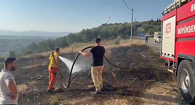 Bursa'da çıkan yangın ormanlık alana sıçramadan söndürüldü