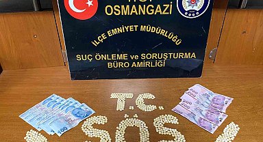 Bursa'da takibe alınan şüpheliden 750 adet sentetik hap ele geçirildi