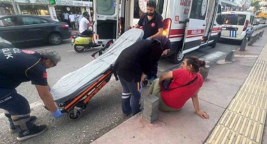 Cadde ortasında doğumu başlayan hamile kadının imdadına sağlıkçılar yetişti