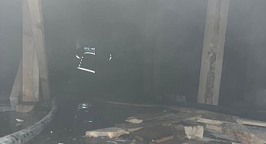 Çatı yangını itfaiye ekiplerince söndürüldü