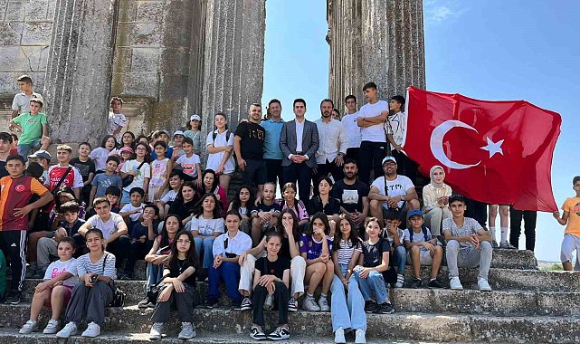 Çavdarhisar'da başarılı öğrencilere Aizanoi Antik Kenti gezisi