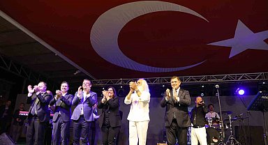 CHP Lideri Özgür Özel, Aydın'da Suavi konserine katıldı