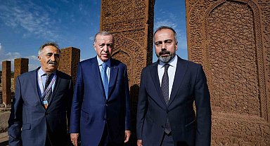 Cumhurbaşkanı Erdoğan'dan YYÜ tarafından yürütülen kazı çalışmalarına ziyaret