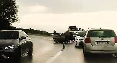 Denizli'de 2 araç kafa kafaya çarpıştı: 6 yaralı