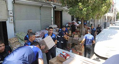 Depo baskınında son kullanım tarihi geçmiş yüzlerce gıda ürünü ele geçirildi