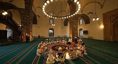 Diyarbakır'da Sultan II. Bayezid Vakfı'nın hayır şartı kapsamında 30 çocuğa sünnet şöleni düzenlendi