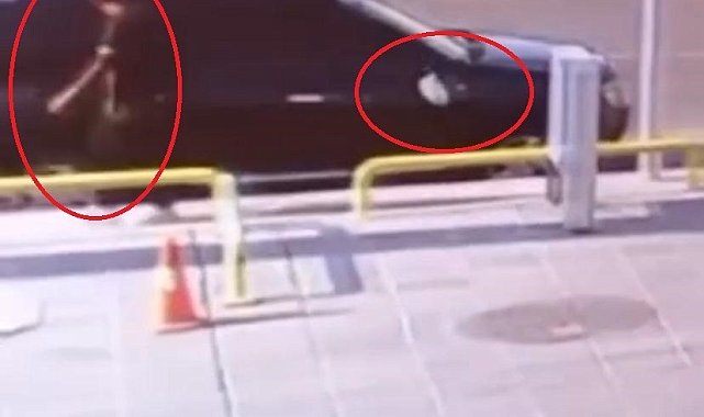 Diyarbakır'da yolda geçen biri park halindeki otomobilin aynasını tekme sallayarak kırdı