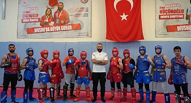 Dünya şampiyonası hazırlıklarına devam eden genç wushucuların parolası altın madalya