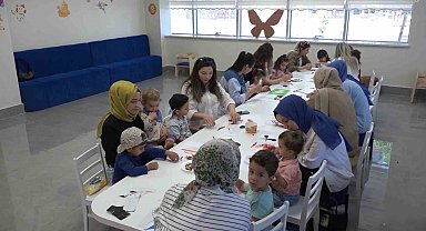 Ebeveynler ve çocuklar için Bebek Kütüphanesi