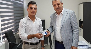 Ege Üniversitesinin 'Mezun Kart' uygulaması yoğun talep görüyor