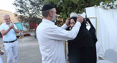 Elazığ'da hafızlığı tamamlayan öğrencelere icazet ve taç takma töreni düzenlendi