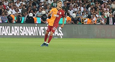Elias Jelert sarı-kırmızılı formayla ilk maçına çıktı