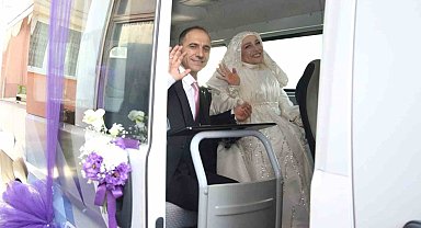 Engelsiz taksi gelin arabası oldu: Ömür boyu mutluluğa taşıdı