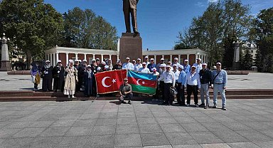 Ermeni işgalinden kurtarılan Dağlık Karabağ bölgesini Türk bayrakları ile gezdiler