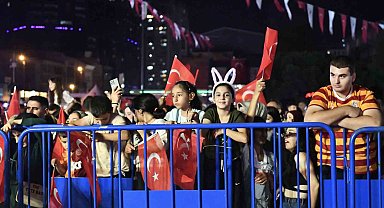 Esenyurt 2. Gençlik Festivali GençFest'te dereceye giren sporcular ödüllerini aldı