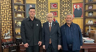 Eski Futbolcu Mesut Özil, MHP Genel Başkanı Bahçeli'yi ziyaret etti