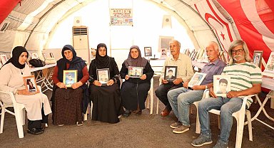 Evlat nöbetindeki babadan oğluna sitem: "Elindeki kalemi aldılar, kalem yerine silah verdiler. Kime karşı, bana karşı"