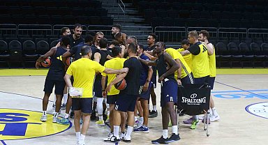 Fenerbahçe Erkek Basketbol Takımı, yeni sezonun ilk antrenmanını yaptı