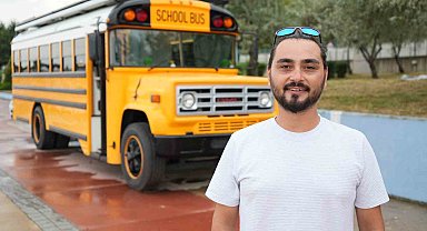 Filmden esinlenerek yaptığı hayalindeki 'School Bus' ile dünya turuna çıktı