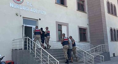 Gaziantep'te kaçak göçmen organizatörü 2 şahıs tutuklandı