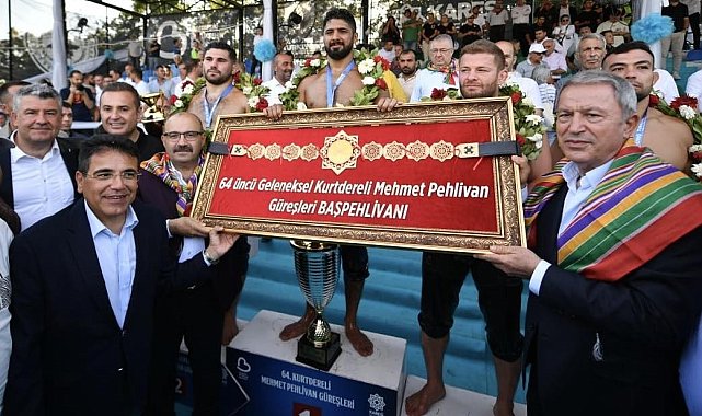 Geleneksel Kurtdereli Yağlı Güreşleri'nin başpehlivanı Enes Doğan oldu