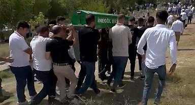 Genç mühendis trafik kazasında hayatını kaybetti