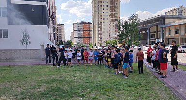 Gençler, yangın konusunda bilgilendirildi