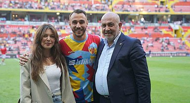 Gökhan Sazdağı, Kayserispor'da 100. maçına çıktı