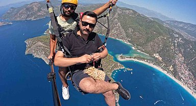 Gökyüzünde yer fıstığı keyfi