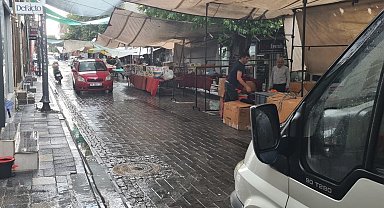 Gördes'te dolu ve sağanak yağış etkili oldu
