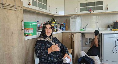 Günde litrelerce su içen Necla teyze, suyunu daha sağlıklı tüketecek