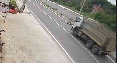 Hafriyat kamyonu yayaya çarptı, o anlar güvenlik kamerasına yansıdı