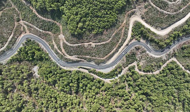 Hatay'da 7,5 kilometrelik yol 35 günde tamamlandı