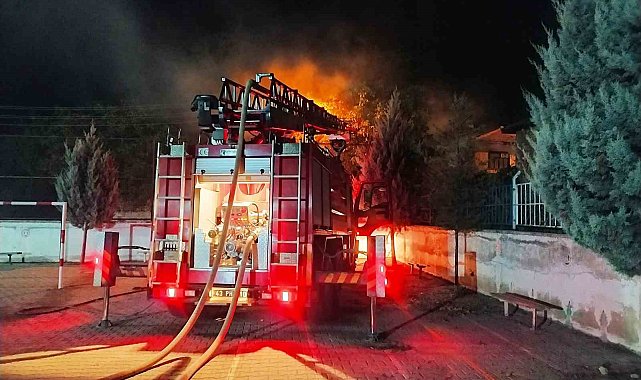 Hisarcık'ta ahşap ev yangını