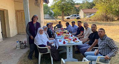 İl Müdürü Gümüş, Kızılinler Mahallesinde çiftçilerle buluştu