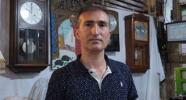 İnternette öğrendiği saat tamiri için sağlık teknikerliğini bıraktı