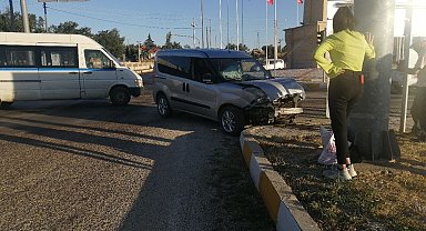 Isparta'da hafif ticari araç ile cip çarpıştı: 1 yaralı