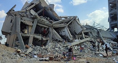 İsrail ordusu, kısmen çekildiği Deir el-Balah'ta büyük yıkım bıraktı