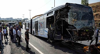 İstanbul Valiliğinden metrobüs kazası açıklaması: 1 ölü, 38 yaralı