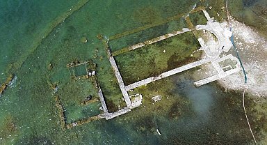 İznik Gölü'ndeki bazilika, kuralıktan dolayı gün yüzüne çıktı