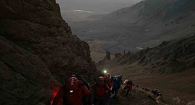 JAK Timlerinden Erciyes'e zirve tırmanışı