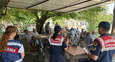 Jandarma ekipleri Karpuzlu'da vatandaşları bilgilendirdi
