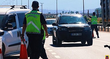 Jandarma yol kontrollerinde 468 kişiyi yakaladı