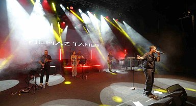 Kahramanmaraşlılar, Geleneksel Ağustos Fuarı'nda konserlerle eğleniyor